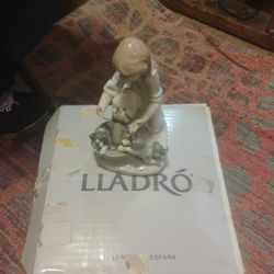Llardo Cat Figurine