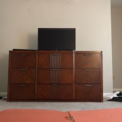 Free Dresser 