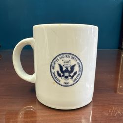 RARE National Archives And Records Administration Coffee Mug 1985 Ronald Reagan