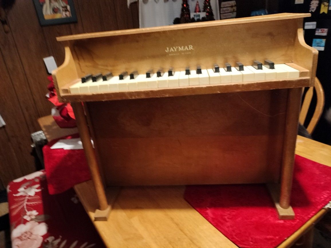 Jaymar Wood Children's Toy Piano 25 Keys 1940s Vintage Made In The USA Works Good
