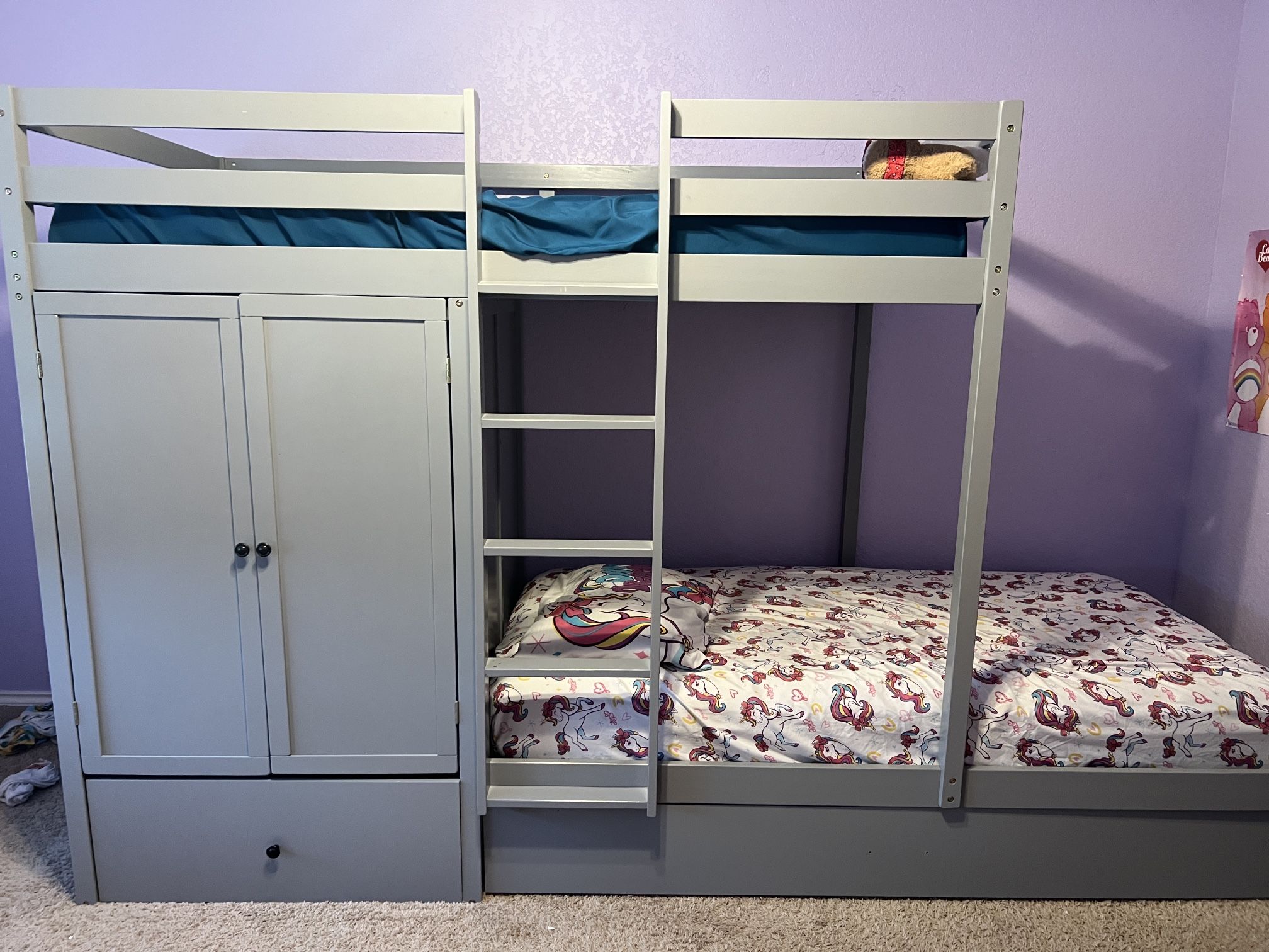 Twin Bunkbed With Trundle