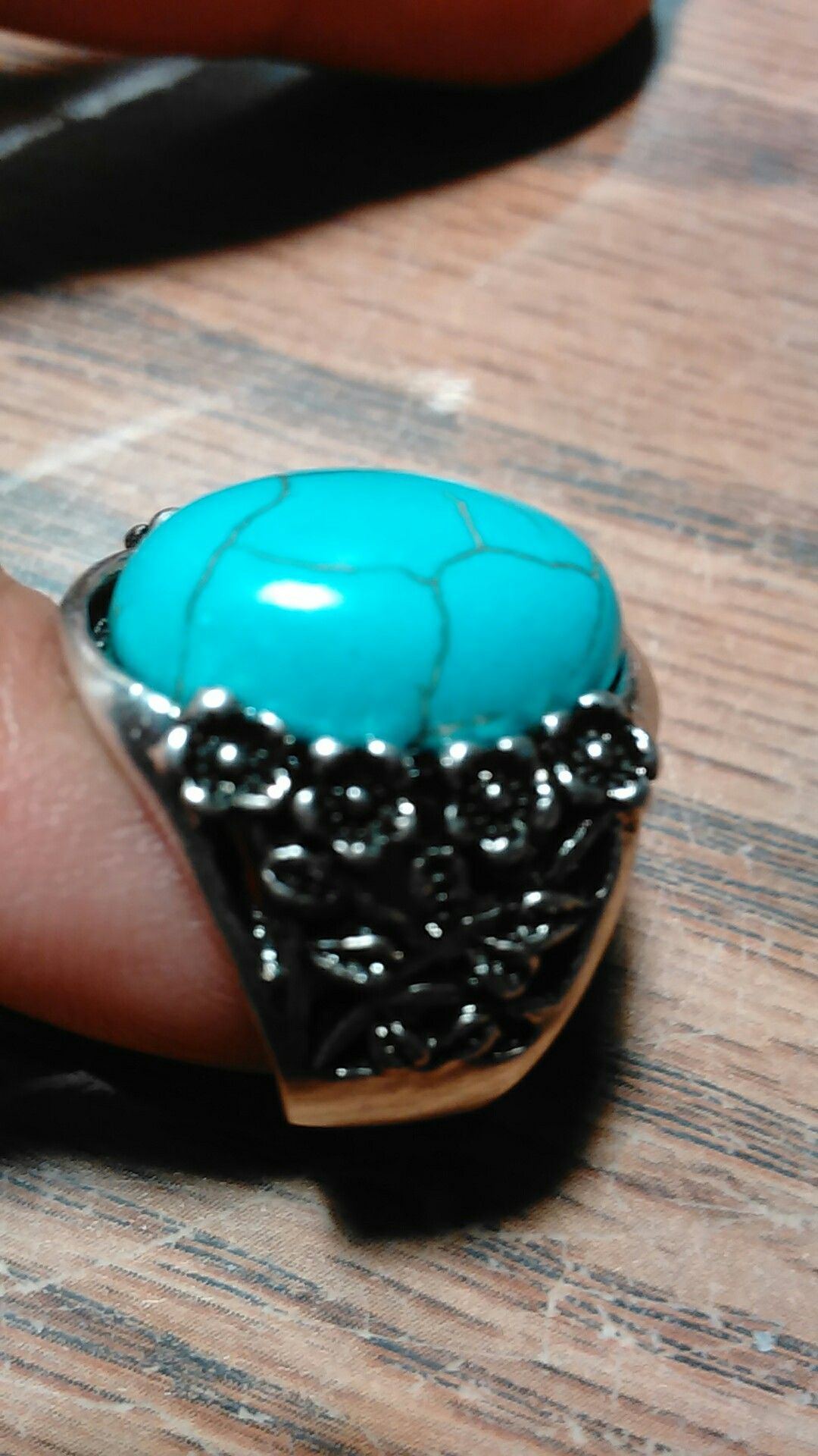 Stunning Ladies Large Turquoise Ring, size 9.