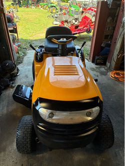 Ride mower pouland pro 42 motor briggs&stratton 19. 5 HP everything working very good