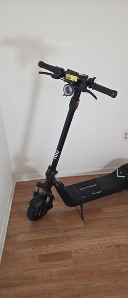 NIU KQi 300P Electric Kick Scooter (Black) - Dual Suspension