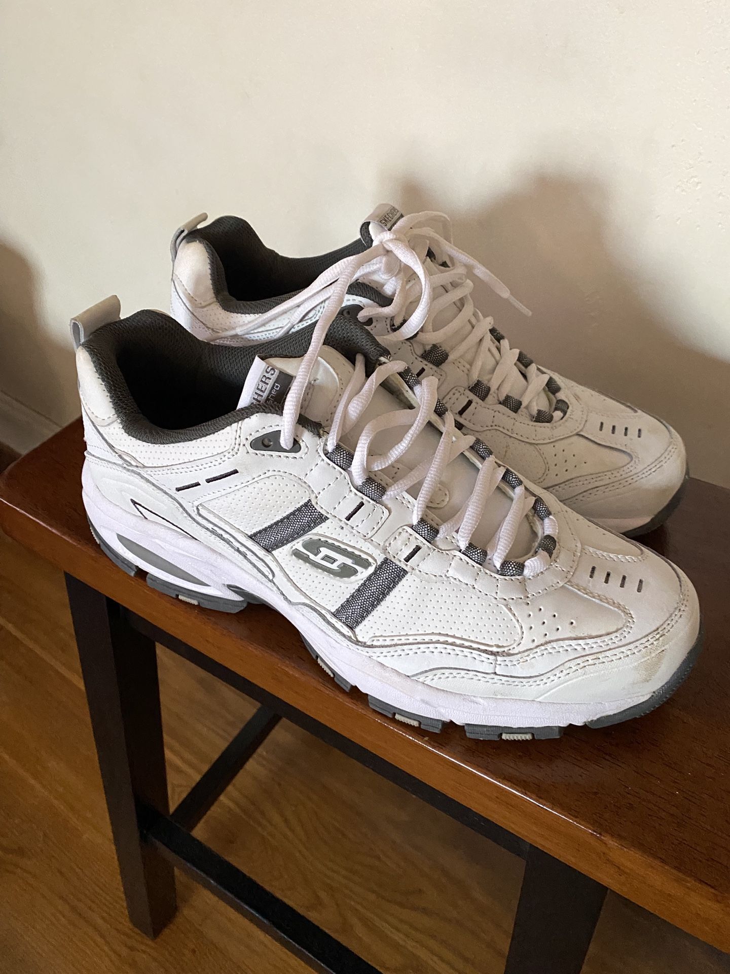 New Mens Size 11 Sketchers