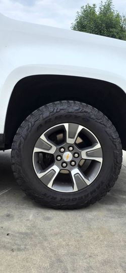 Chevy colorado z71 factory rims with tpms sensors included