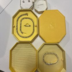 Swarovski Millenia Necklace, Bracelet, and Earring set, Trilliant cut, White, Rhodium plated