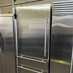 Viking 36”Wide Built In Bottom Freezer Refrigerator With Internal Water/Ice 