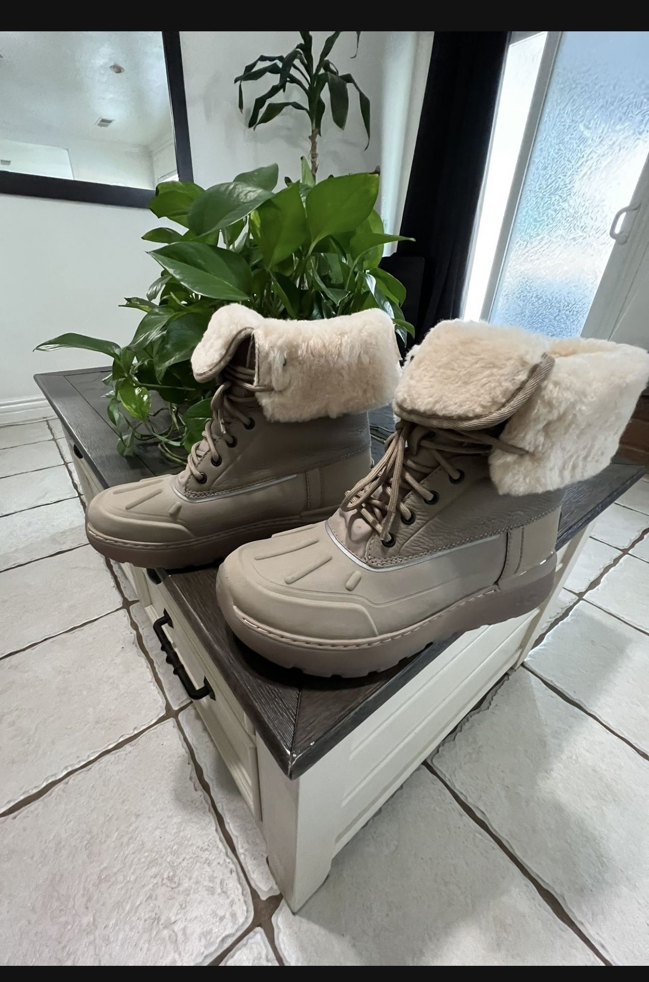 Brand New ❄️UGG Men's City Butte Boot Men’s size 9❄️