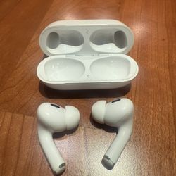 Apple AirPods 3rd Generation (Model A2700) – Excellent Condition