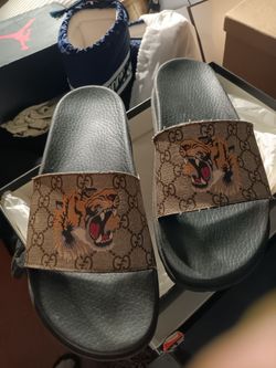 Gucci GG Supreme Tiger Slide Sandals