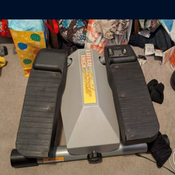 Lateral thigh machine