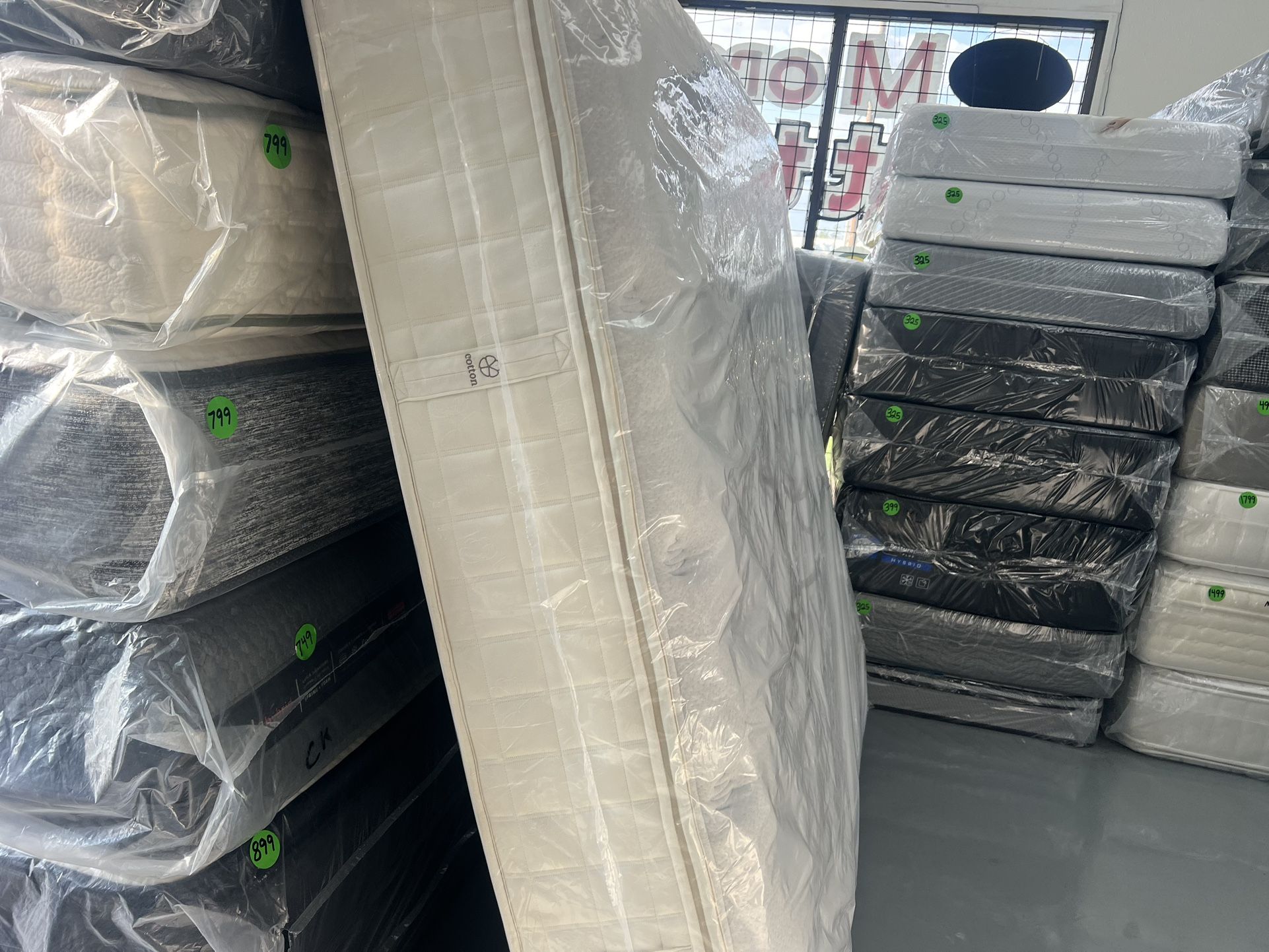 KING SIZE KING KOIL NATURAL COLLECTION MATTRESS & BOX SPRINGS BED SET