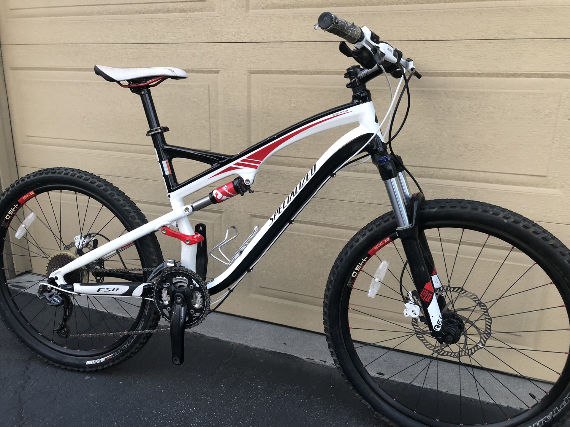 2012 Specialized Camber Comp mountain bike 26 wheels large
