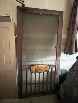 Antique: Wheatley Bread Screen Door
