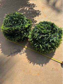 Topiary Balls Set of 2 17.7 Inch Artificial Plant, UV-Protected Anti-Fading Faux Decorative Cedar Balls