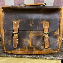 NWT Aaron Leather Goods Messenger Cross Body Laptop Bag 