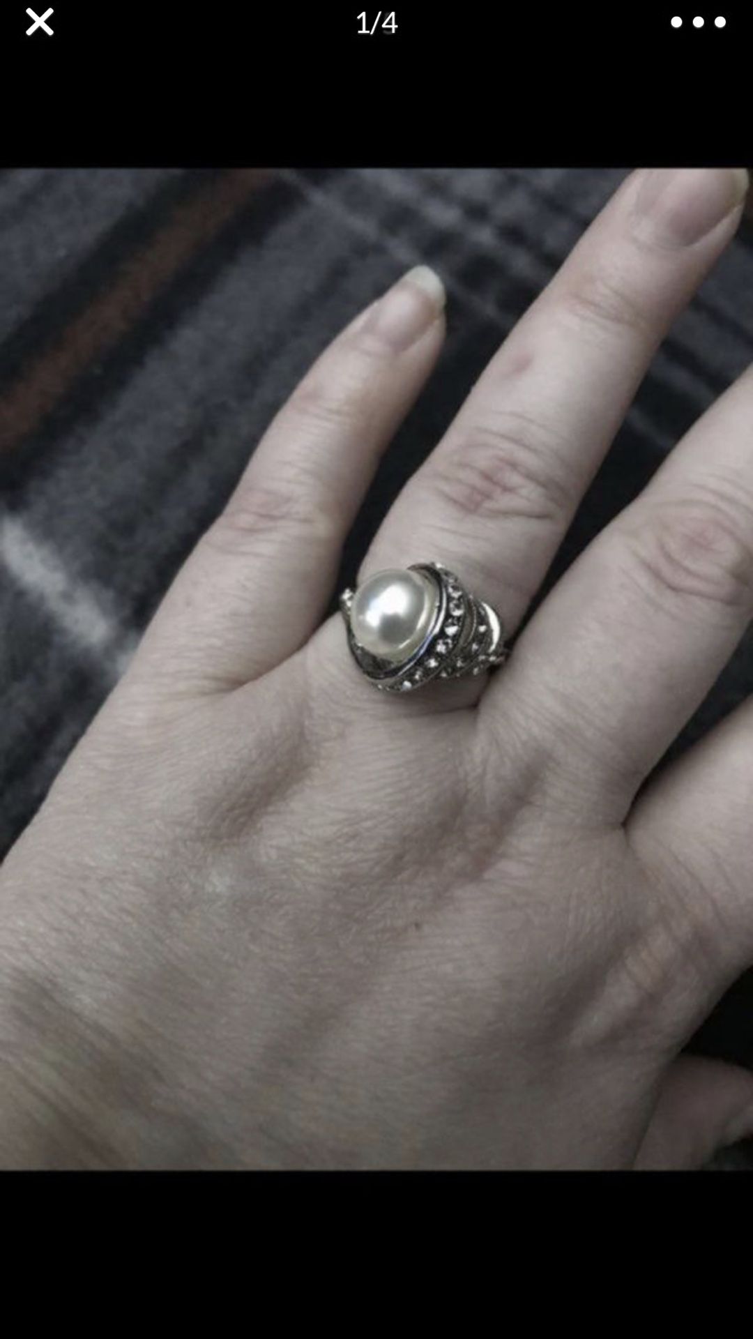 Nice sliver plated vintage pearl style ring