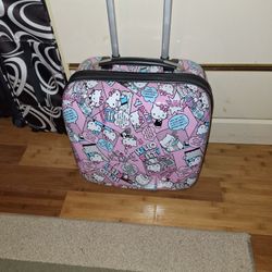 Hello Kitty Xarry On Suitcase