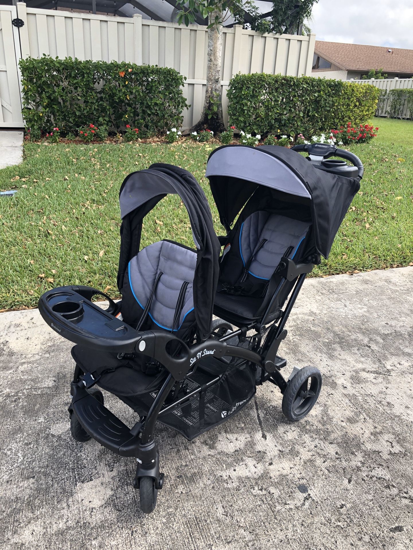 Double stroller, sit and stand