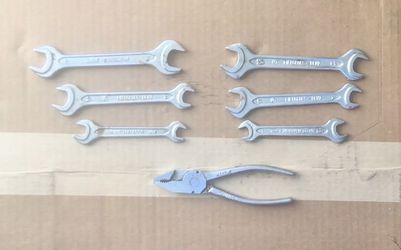 Two set of Mercedes Benz oem Tools