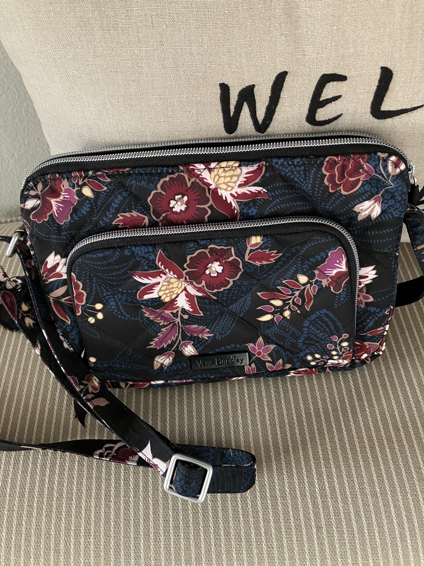 Vera Bradley Garden Dream Floral Crossbody Bag Phone Pocket & Built In Wallet Excellent Condition Like Brand New