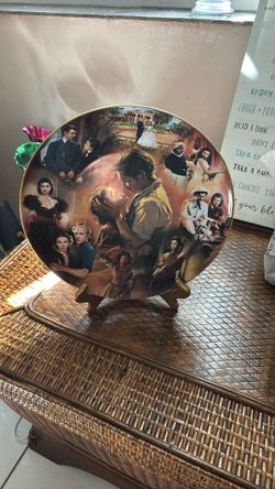 Collectors plate a story of passion gone with the wind 12 inch plate in American classic