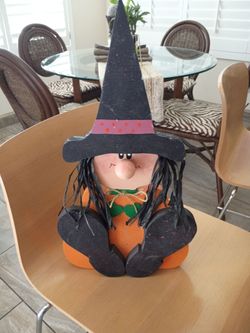 Witch wooden statue 4.00