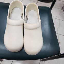 Leather  Shoes SIZE 41 (10-11)