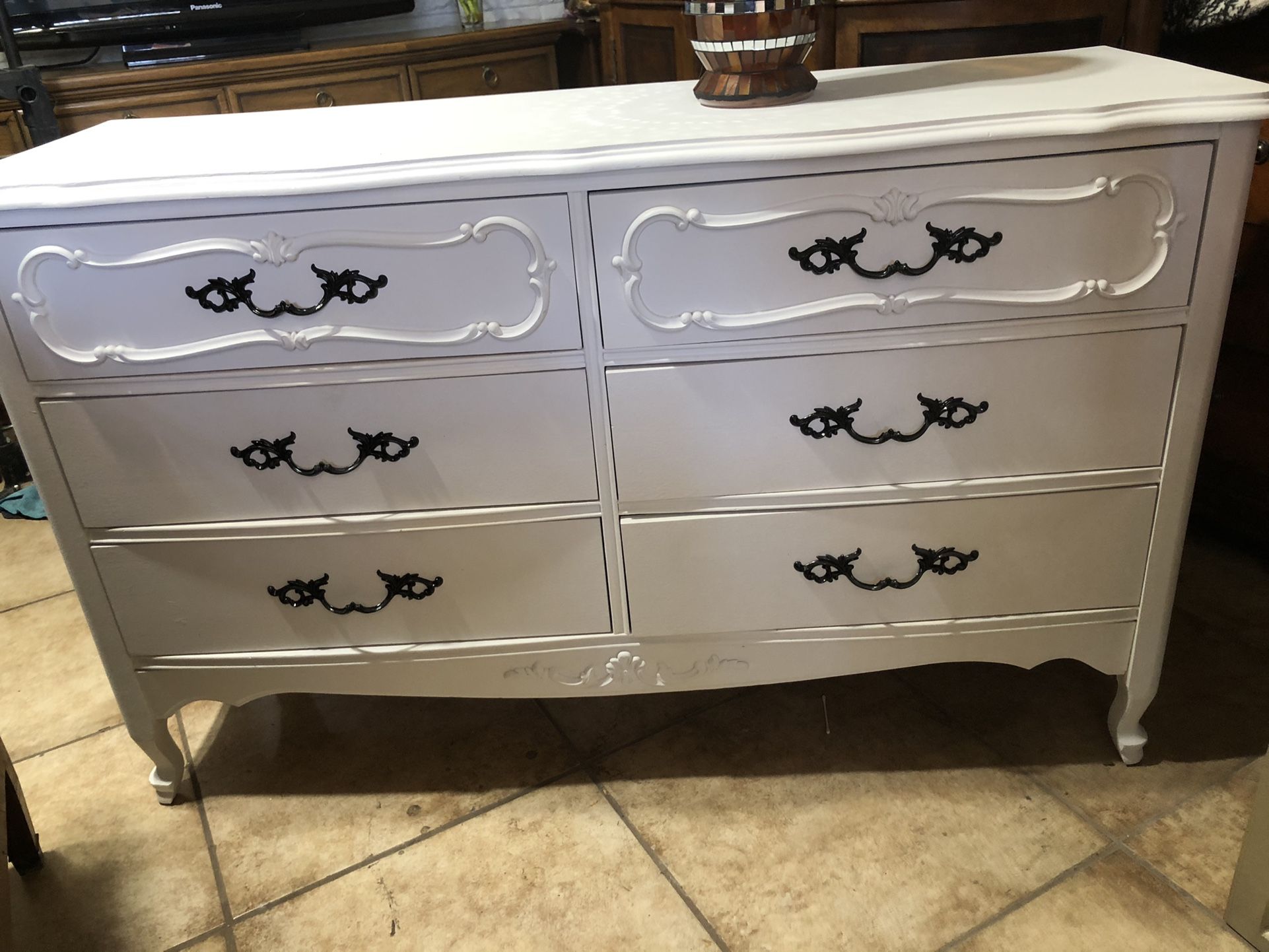 Dresser White