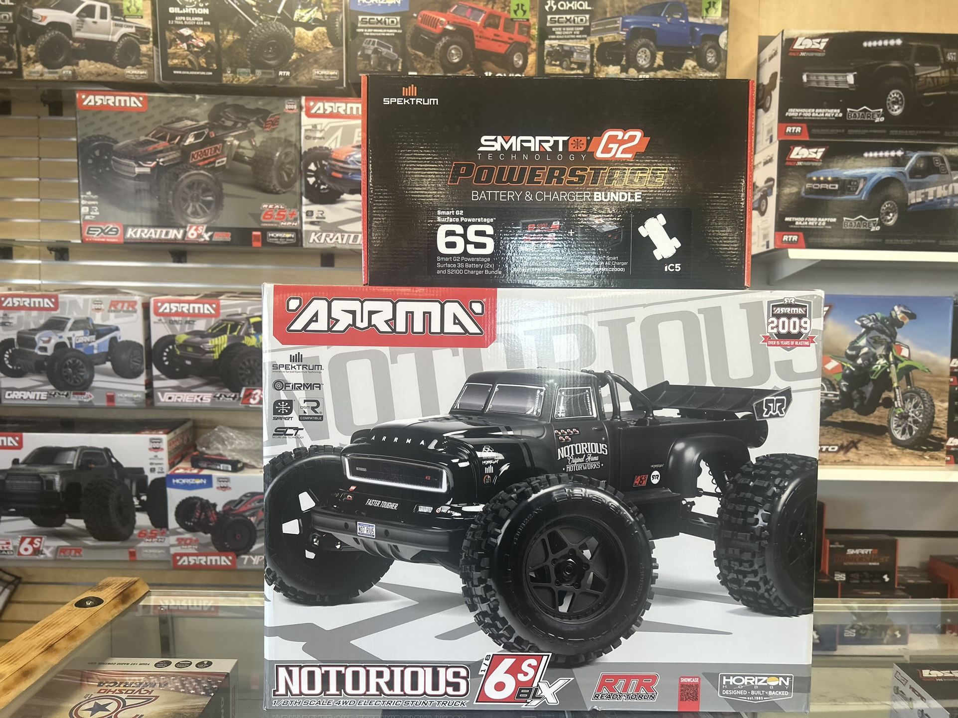 Arrma Notorious 6S 1/8 4WD Stunt Truck + Spektrum 6S Dual Battery & Charger Combo