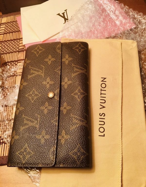 Louis Vuitton Sarah wallet authentic for Sale in Kansas City, MO - OfferUp