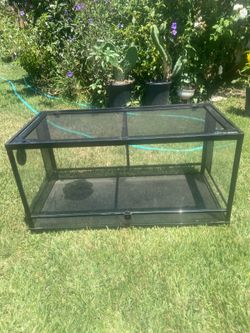 Reptile terrarium tank