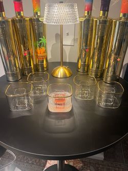 Au Vodka square glass, 2 liquids capacity