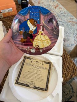 1(contact info removed) Disney Collector Plates