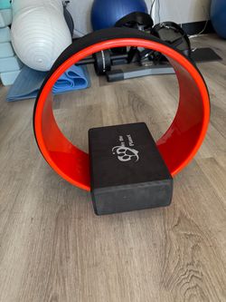 Yoga Wheel + Block