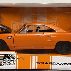 BIGTIME MUSCLE DIESCAST COLLECTIBLES PLYMOUTH ROADRUNNER 1/24 SCALE NEW IN BOX