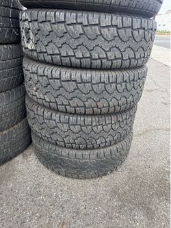 Vendo 265/70/R17 las 4 llantas por $200