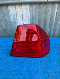 2009 2010 2011 BMW 3 Series 323i 328i 335i 335d M3 Right Passenger Side LED Tail Light OEM (ORIGINAL)