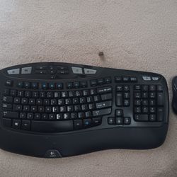 Logitech MK550 Wireless Wave Keyboard and Mouse Combo

