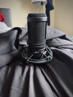 Audio-Technica AT2020 with shock mount