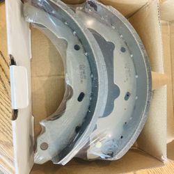 2 Rear Drum Brake Shoes
