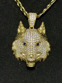 Necklace With Wolf Pendant 