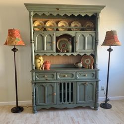 Broyhill Fowler Hutch in Olive Green w/3 drawers, wine rack, one tilting cupboard one regular cupboard