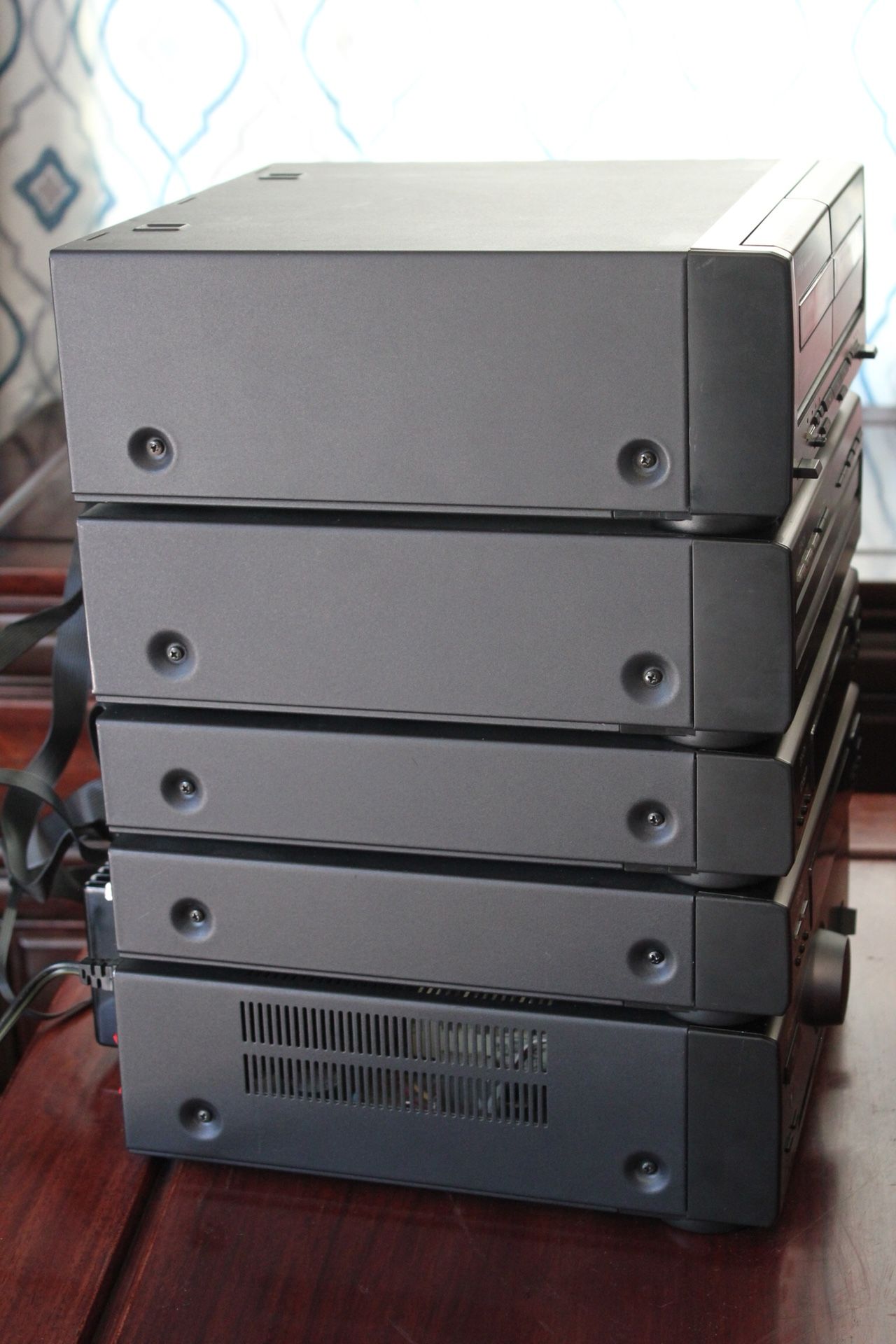 Denon D700 5 Piece Shelf Mini Stereo Component System Equalizer