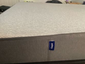 Queen Casper mattress bed