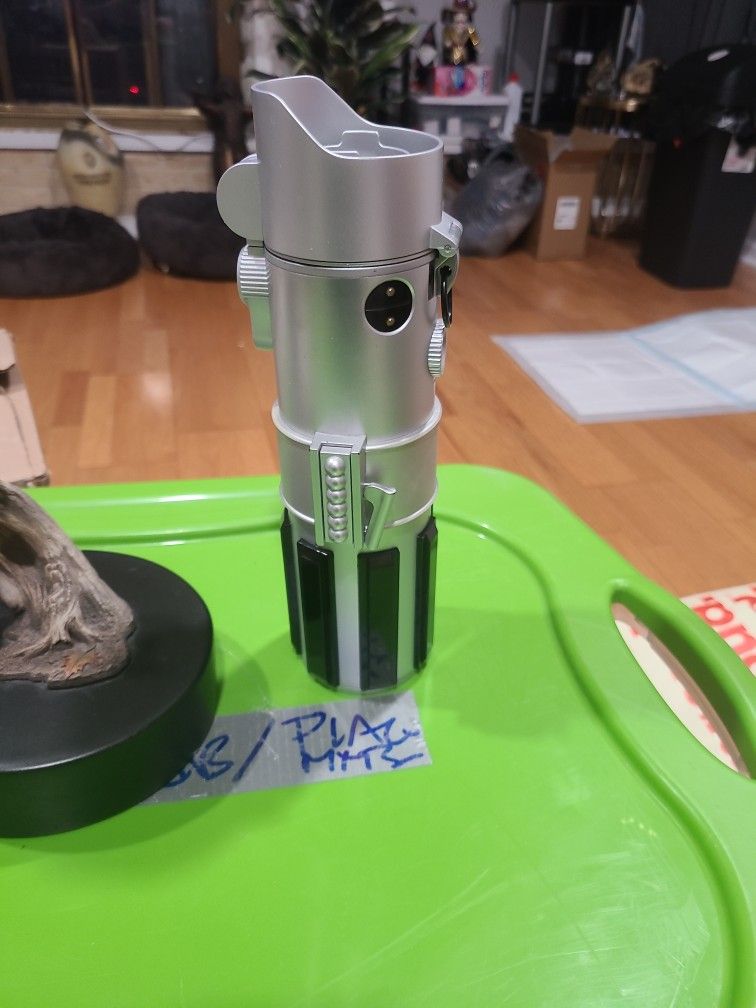 Disney Parks LIGHTSABER Light-Up and Sound Water Bottle Star Wars 