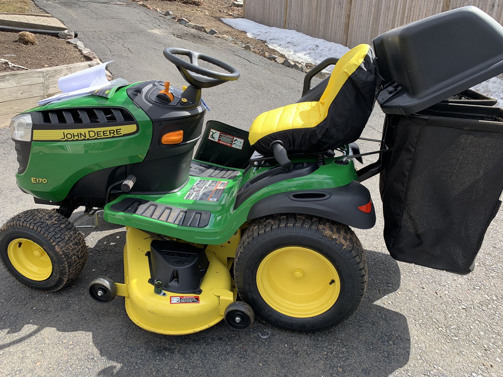 John Deere E170 48inch deck riding lawn mower with bagger and mulching cover