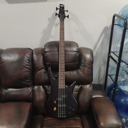Ibanez gio sound gear bass guitar