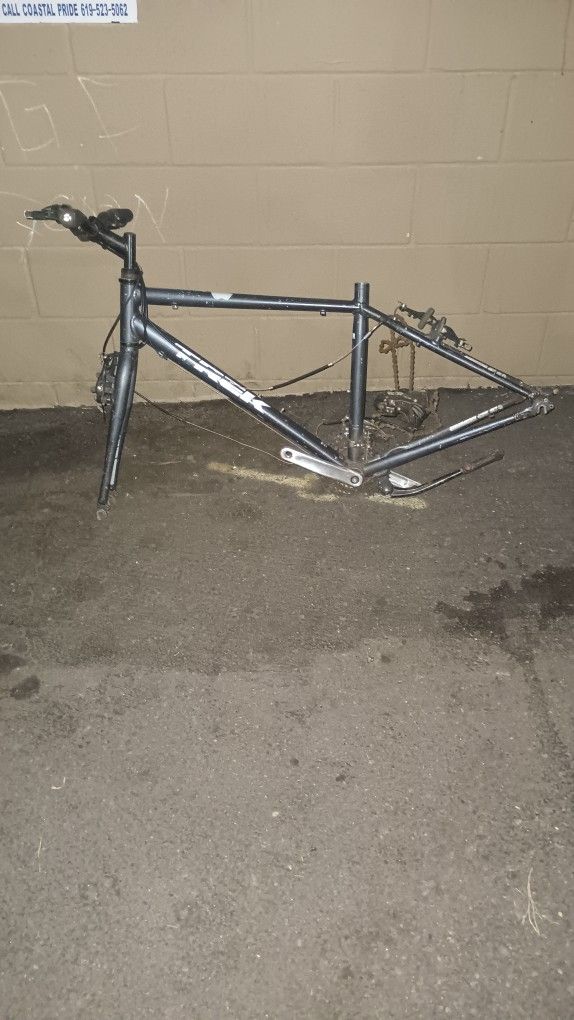 Trek Hardtail Hybrid Greyish Silver